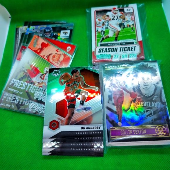 THE ULTIMATE NFL, NBA, MLB & MORE MYSTERY BUNDLE BOX 👀💯🔥🔥🔥🔥🚀🚀 - Picture 5 of 16